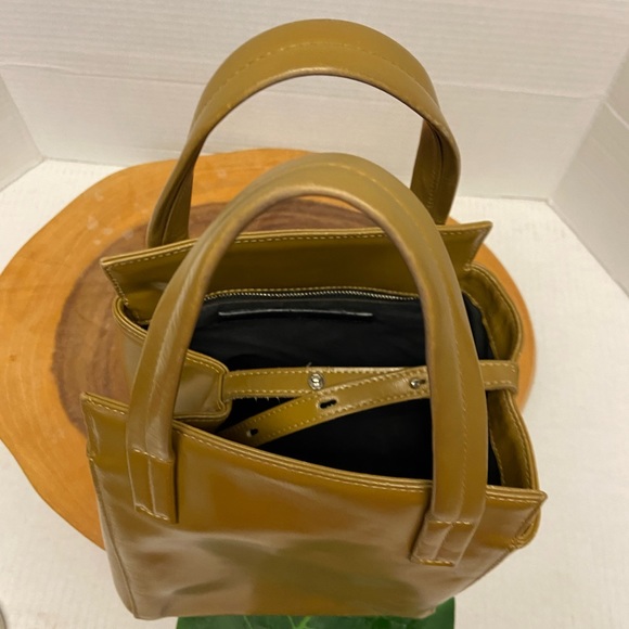 VASIC Mustard Yellow Leathef cUbED Tote Bag - Picture 7 of 15